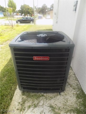 2992 Douglas AVE, Fort Myers, FL 33916