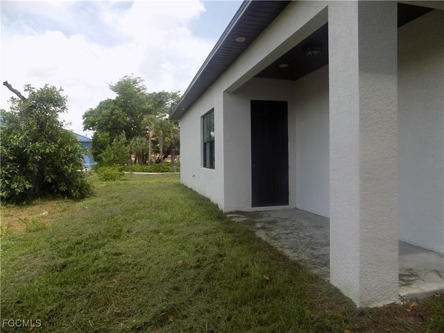 2992 Douglas AVE, Fort Myers, FL 33916