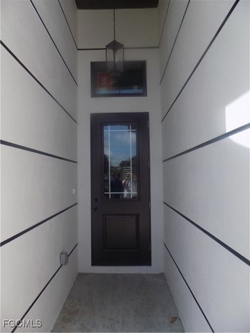 2992 Douglas AVE, Fort Myers, FL 33916