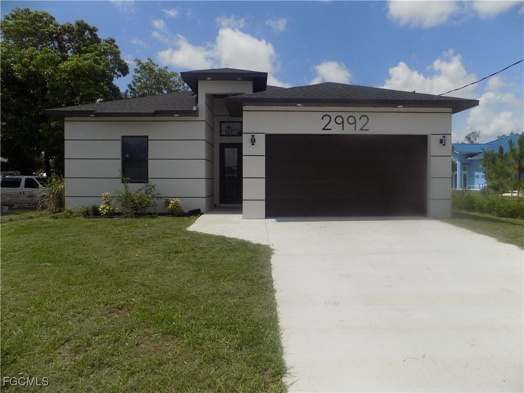 2992 Douglas AVE, Fort Myers, FL 33916