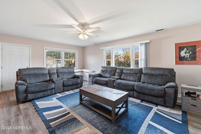 6 Hunterdon Avenue, Monroe, NJ 08831