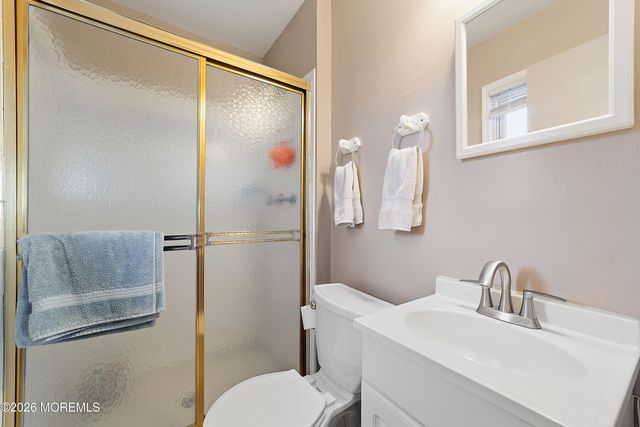 6 Hunterdon Avenue, Monroe, NJ 08831