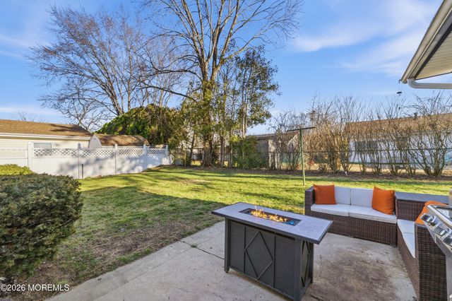 6 Hunterdon Avenue, Monroe, NJ 08831