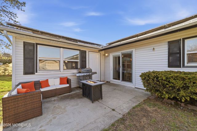 6 Hunterdon Avenue, Monroe, NJ 08831