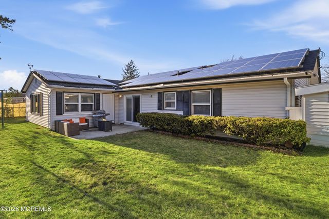 6 Hunterdon Avenue, Monroe, NJ 08831