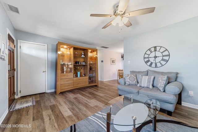 6 Hunterdon Avenue, Monroe, NJ 08831