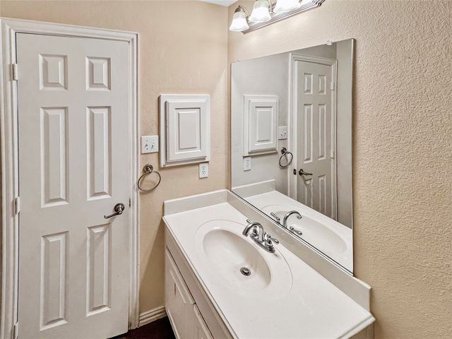 2715 Magellan, Grand Prairie, TX 75054