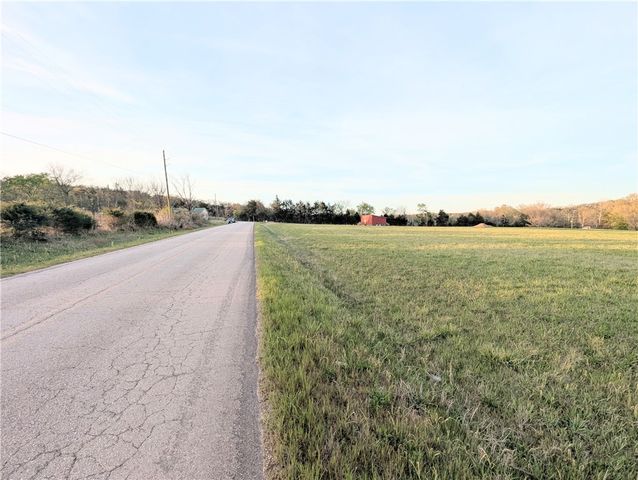 7304 E Old Ritchie Road, Lead Hill, AR 72644