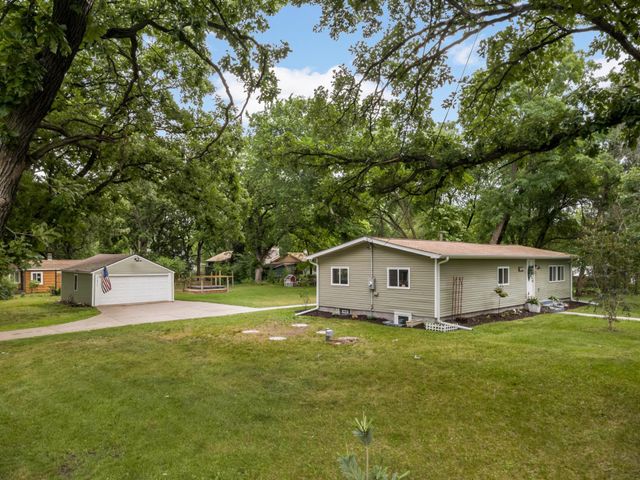 16570 22nd Street S, Saint Mary's Point, MN 55043