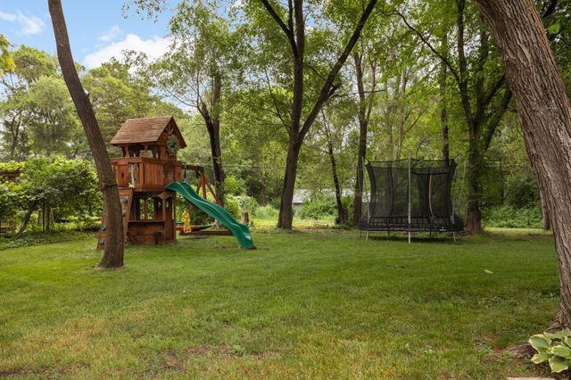 16570 22nd Street S, Saint Mary's Point, MN 55043