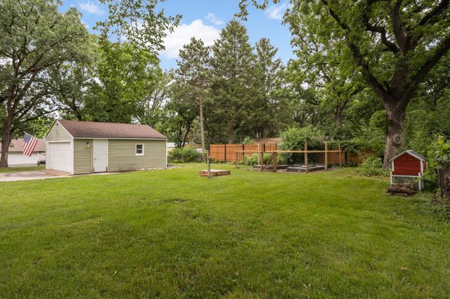 16570 22nd Street S, Saint Mary's Point, MN 55043