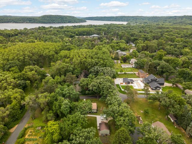 16570 22nd Street S, Saint Mary's Point, MN 55043