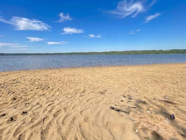16570 22nd Street S, Saint Mary's Point, MN 55043