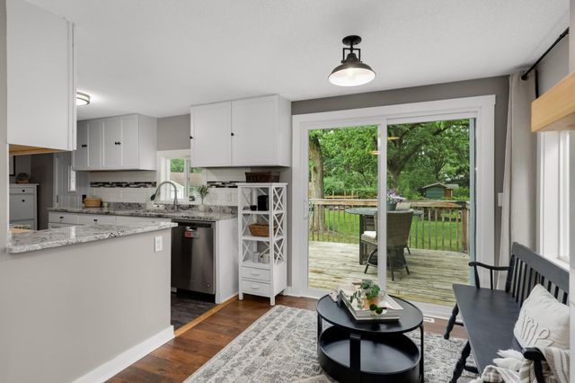 16570 22nd Street S, Saint Mary's Point, MN 55043