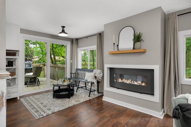 16570 22nd Street S, Saint Mary's Point, MN 55043