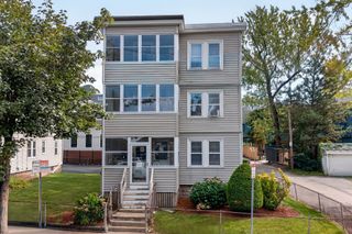 218-220 Walden St, Cambridge, MA 02140