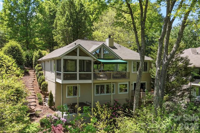 8 Spring Ridge Lane, Hendersonville, NC 28739