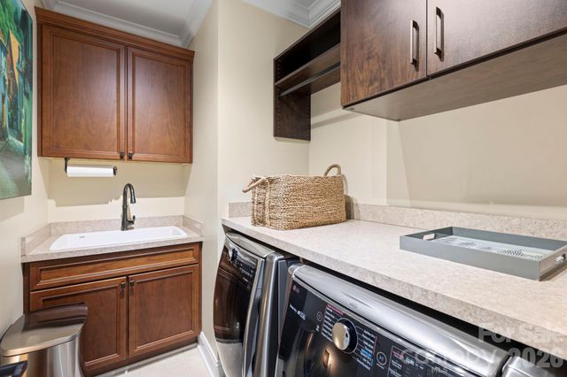 8 Spring Ridge Lane, Hendersonville, NC 28739