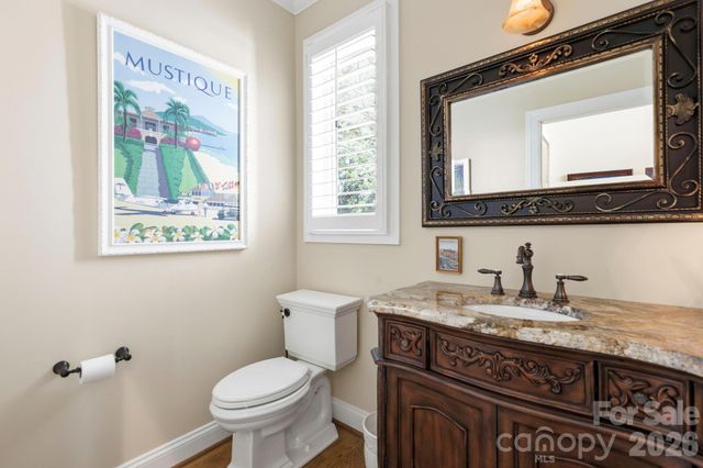 8 Spring Ridge Lane, Hendersonville, NC 28739
