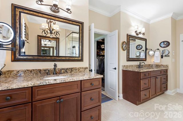 8 Spring Ridge Lane, Hendersonville, NC 28739