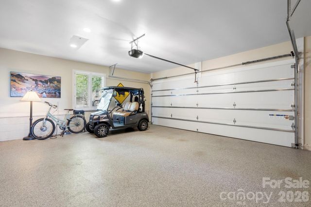 8 Spring Ridge Lane, Hendersonville, NC 28739