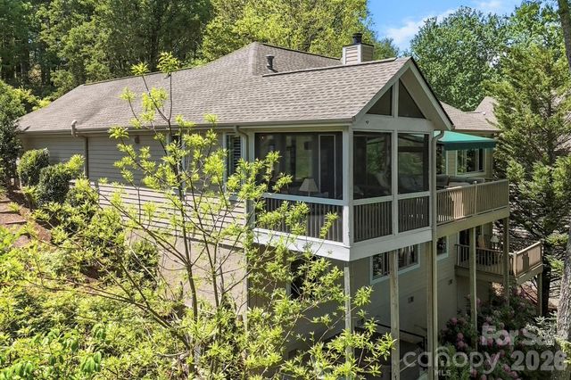 8 Spring Ridge Lane, Hendersonville, NC 28739