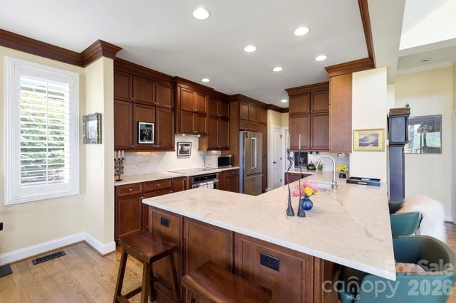 8 Spring Ridge Lane, Hendersonville, NC 28739