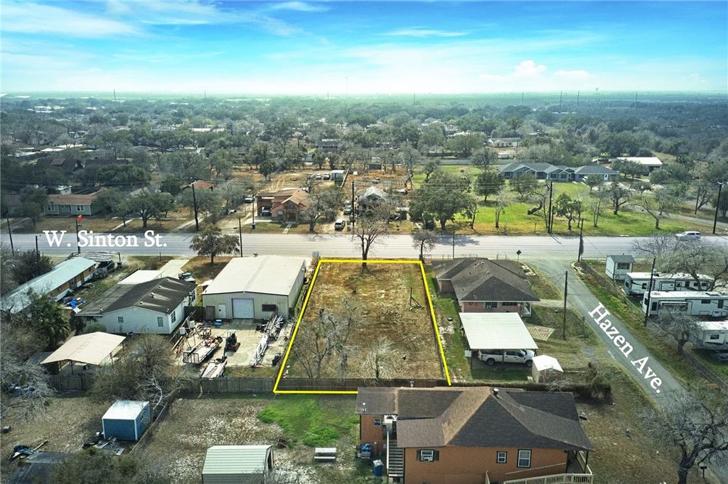 822 W Sinton St, Sinton, TX 78387 — photo 4