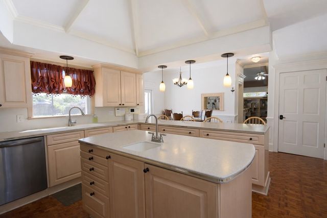 221 Rienzi Drive, Thibodaux, LA 70301