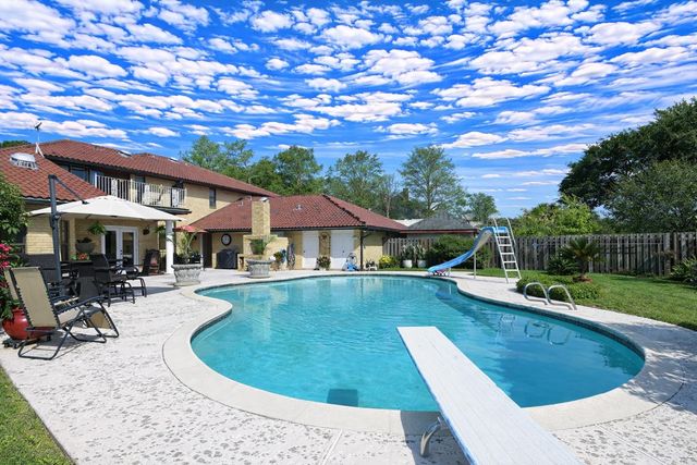 221 Rienzi Drive, Thibodaux, LA 70301