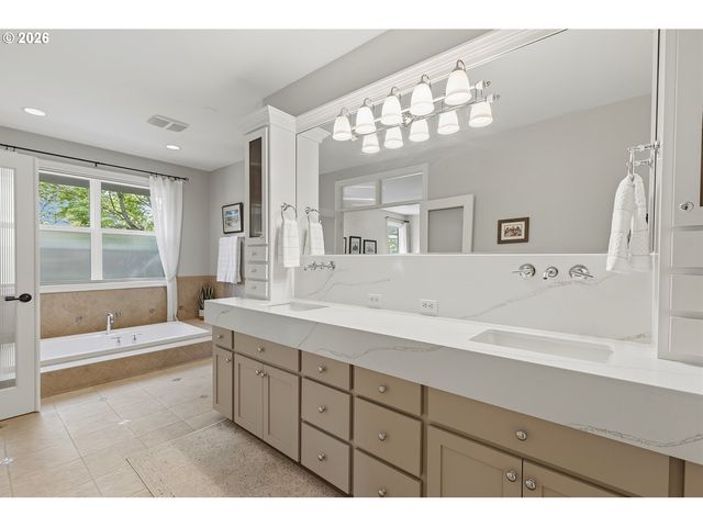 12413 Nw 48TH Ct, Vancouver, WA 98685