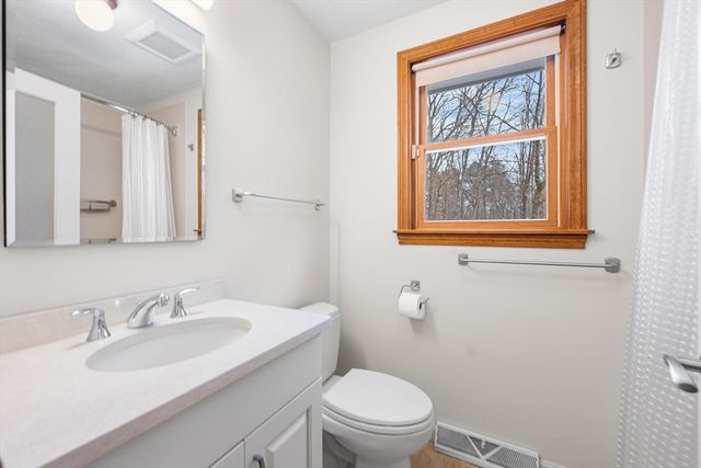 90 Sunnyside Ave, Reading, MA 01867