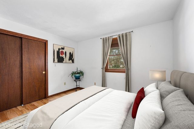 90 Sunnyside Ave, Reading, MA 01867