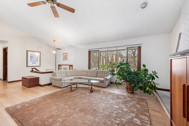 90 Sunnyside Ave, Reading, MA 01867