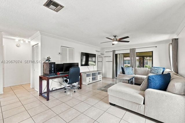 206 SE 1st Cir 13-B, Boynton Beach, FL 33435