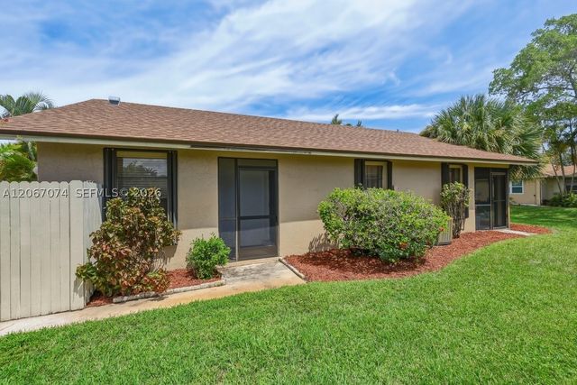206 SE 1st Cir 13-B, Boynton Beach, FL 33435