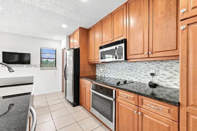 206 SE 1st Cir 13-B, Boynton Beach, FL 33435
