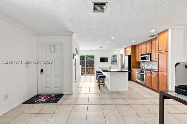 206 SE 1st Cir 13-B, Boynton Beach, FL 33435