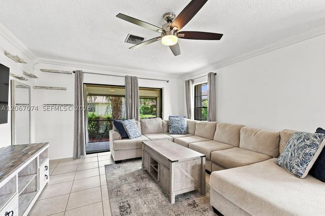 206 SE 1st Cir 13-B, Boynton Beach, FL 33435