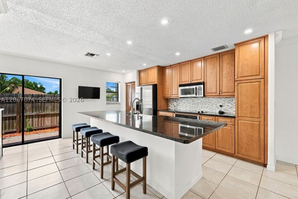 206 SE 1st Cir 13-B, Boynton Beach, FL 33435