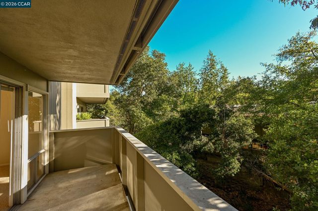 73 Brookwood Rd 48, Orinda, CA 94563