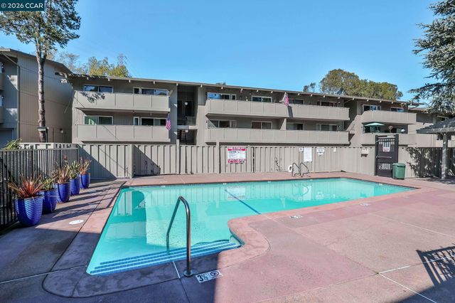 73 Brookwood Rd 48, Orinda, CA 94563