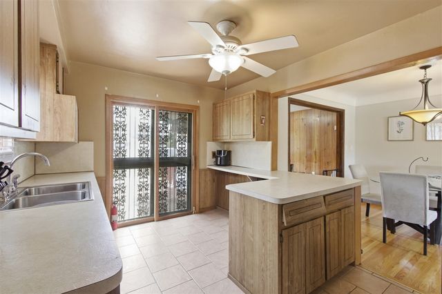 21630 Westhampton Street, Oak Park, MI 48237