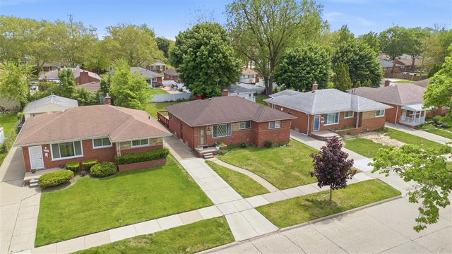 21630 Westhampton Street, Oak Park, MI 48237
