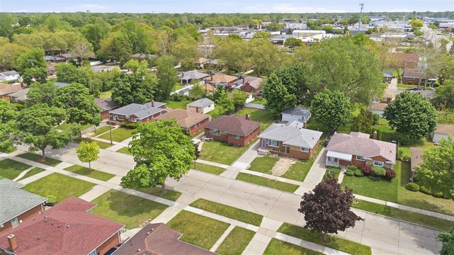 21630 Westhampton Street, Oak Park, MI 48237