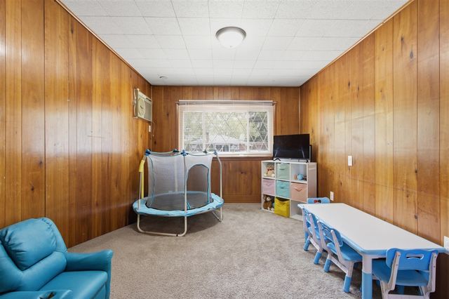 21630 Westhampton Street, Oak Park, MI 48237