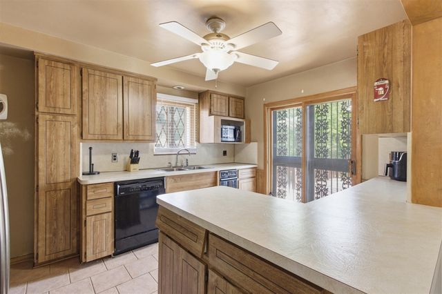 21630 Westhampton Street, Oak Park, MI 48237