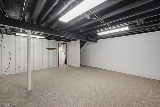5556 Hilltop Oval, Parma, OH 44134