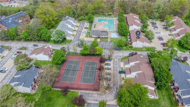 5556 Hilltop Oval, Parma, OH 44134