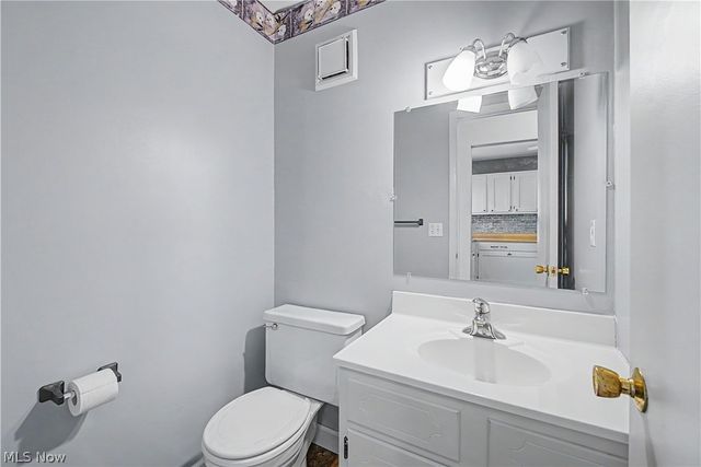 5556 Hilltop Oval, Parma, OH 44134